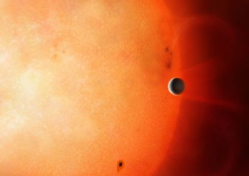 An artist&#039;s depiction of the exoplanet NGTS-4b, one of the few known Neptune-sized worlds that orbit very close to their stars. The odd newfound planet TOI-849b also resides in this “hot Neptunian desert.”