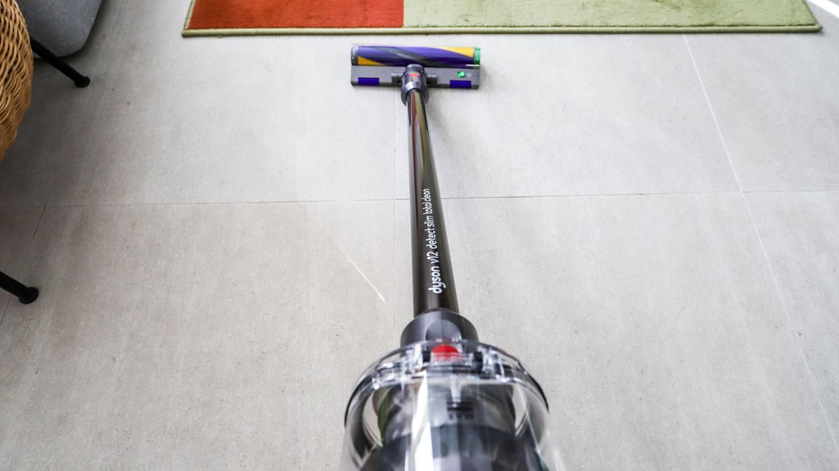 Dyson V12 Detect Slim branding on tube