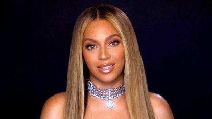 Beyoncé's Stylist Zerina Akers Shared Bey's Full BET Awards Look ...