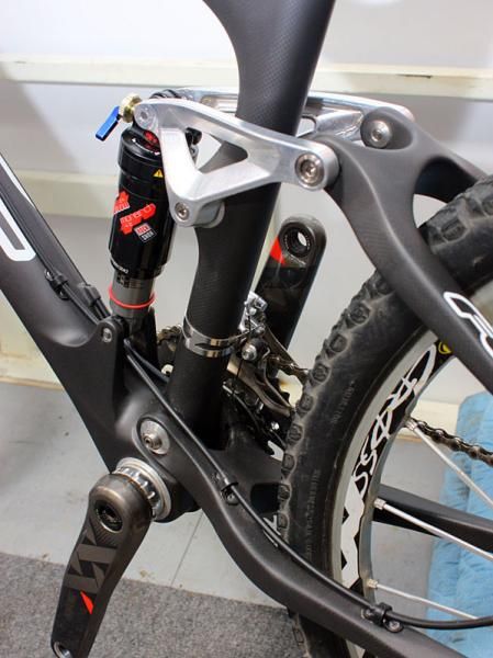 Bearings are used for the main pivot and primary linkage pivot but DU bushings are used elsewhere for lighter weight.