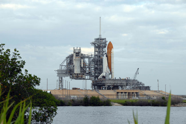 Heat Wave Improves Shuttle Endeavour&#039;s Wednesday Launch Outlook