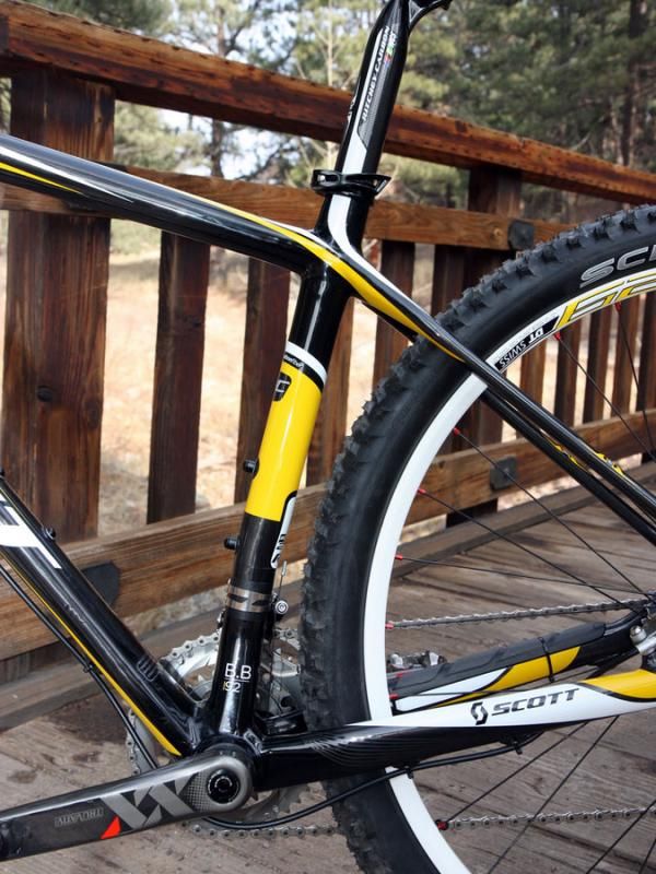 The kinked seat tube allows for slightly shorter chain stays but it also a slacker-than-typical seat tube angle.