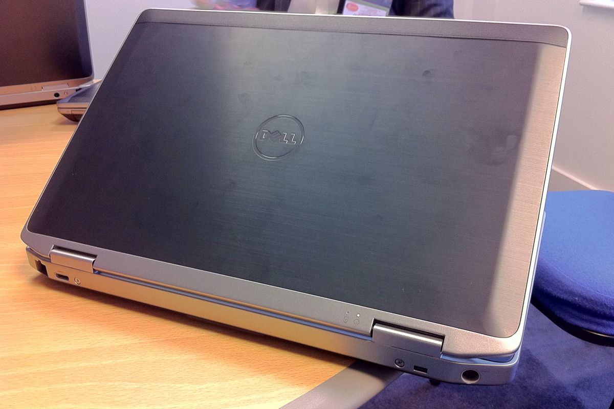 The aluminium lid of the Dell Latitude E6320