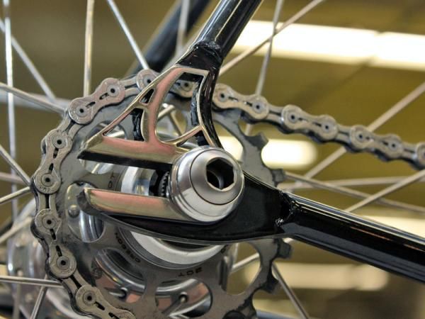Capping things off is Argonaut's trick dropout design.