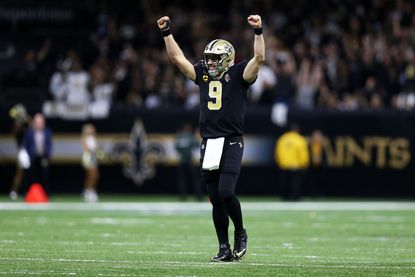 Drew Brees sets new NFL record