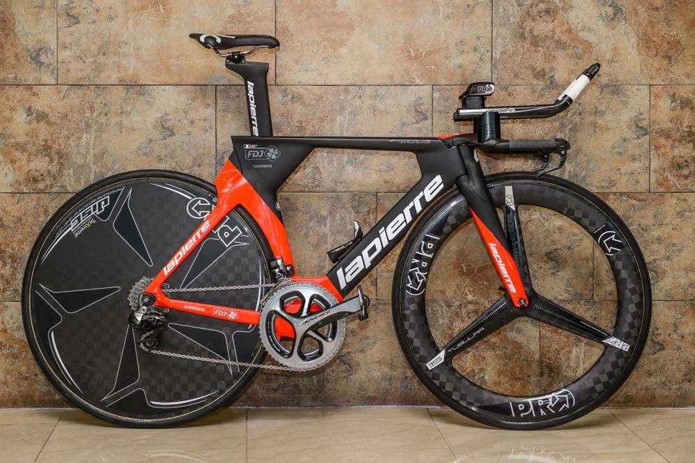 The FDJ team issue Lapierre Aerostorm DRS