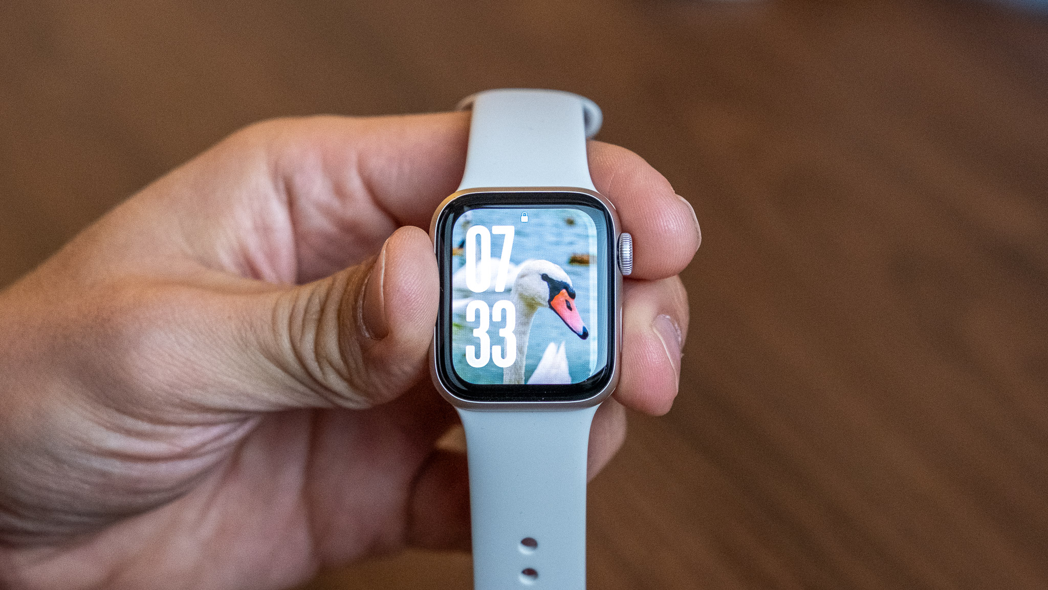 Apple Watch SE 3 in hand