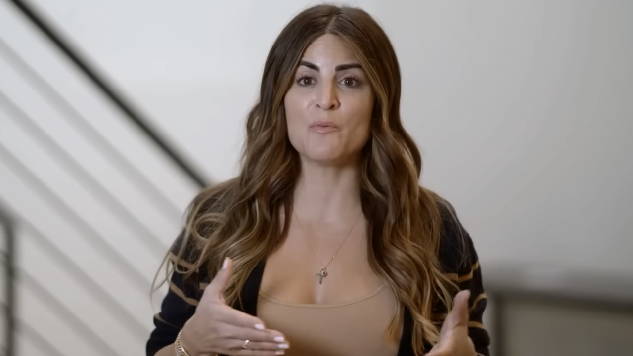 Alison Victoria speaks about renovating her home on Windy City Rehab.