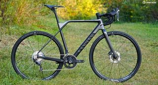 Canyon combines German engineering, unique industrial design and awesome ride character with its brand new Inflite CF SLX