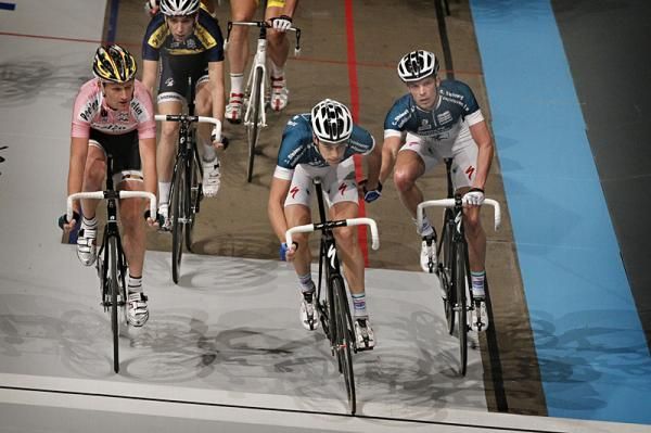 Keisse pushes Terpstra in for a few laps
