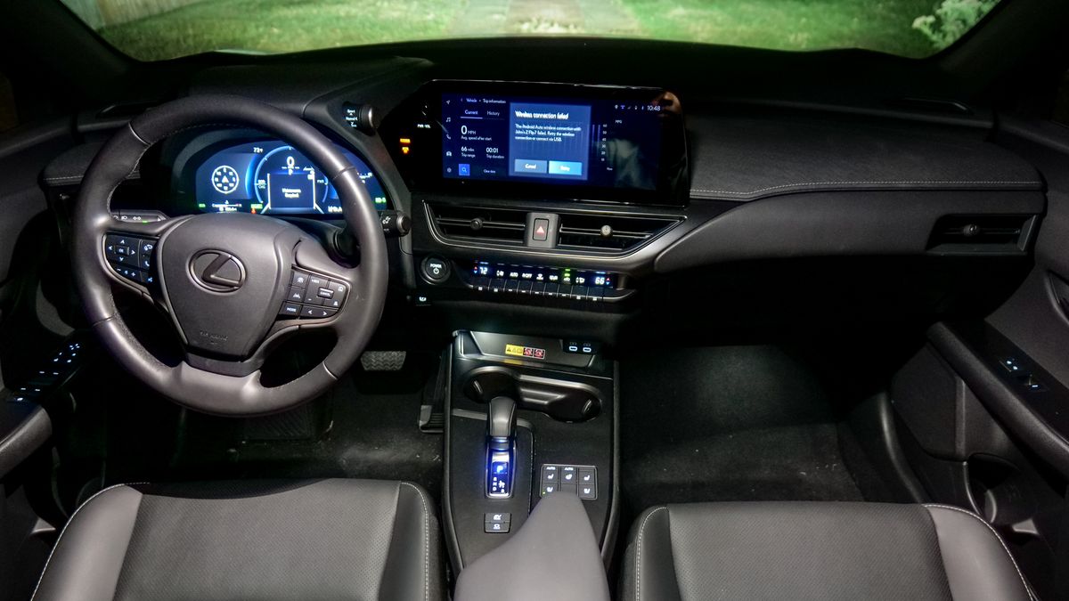 2025 Lexus UX 300h test drive.