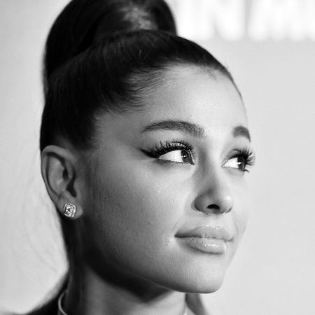 Hair, Face, Eyebrow, Hairstyle, Beauty, Chin, Lip, Skin, Forehead, Nose, 