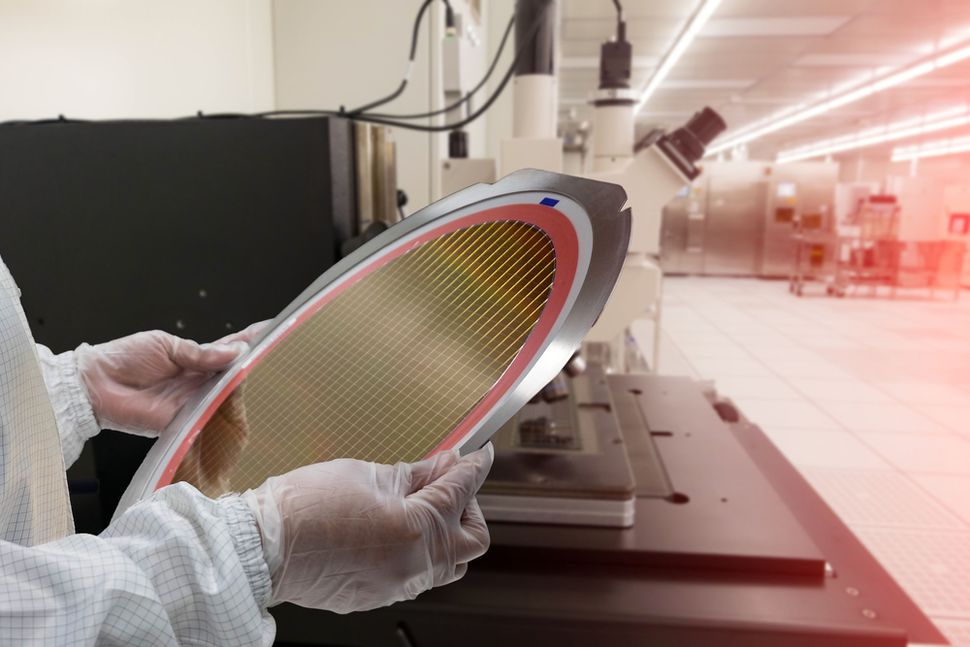 China's First Wafer Regeneration Facility Enters Mass Production Tom