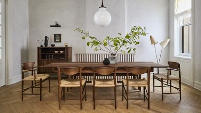 a dining room in an apartment 