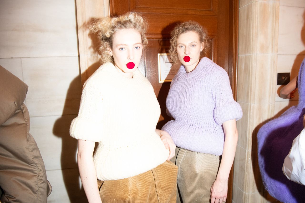 Models backstage Marc Jacobs S/S 2025