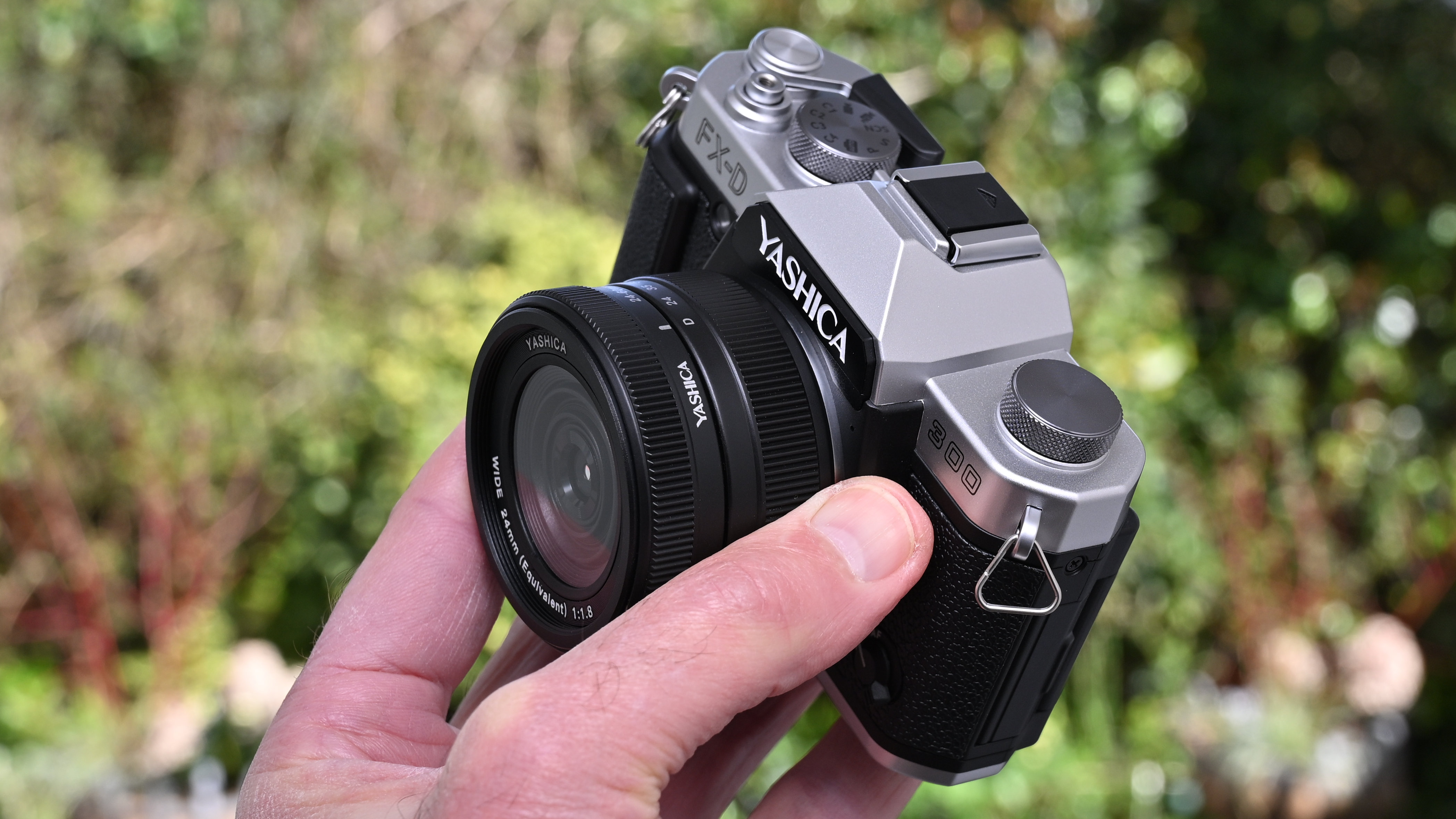 Yashica FX-D 300 product shot