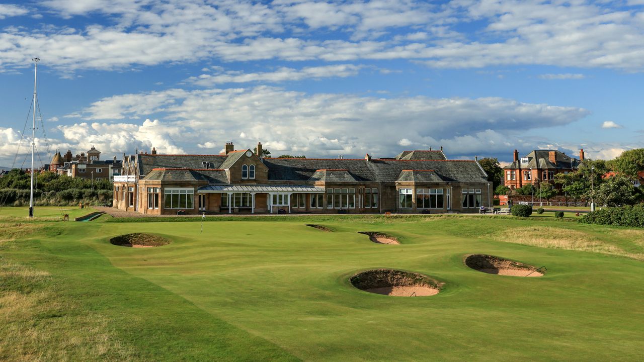 Royal Troon 18th hole and clubhouse GettyImages-1722496898