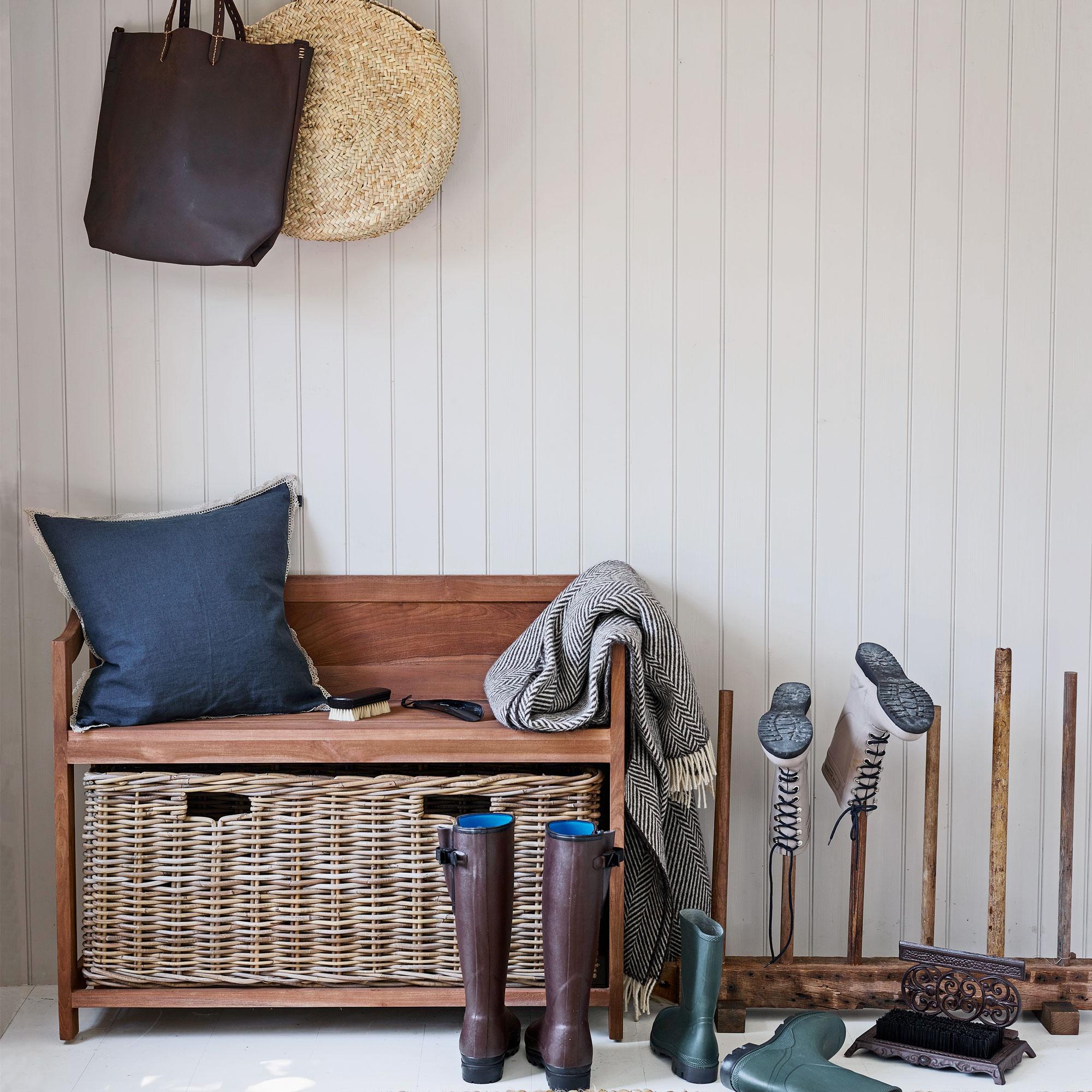 IDH314.room_recipe.07rtWelliesBench0013Base