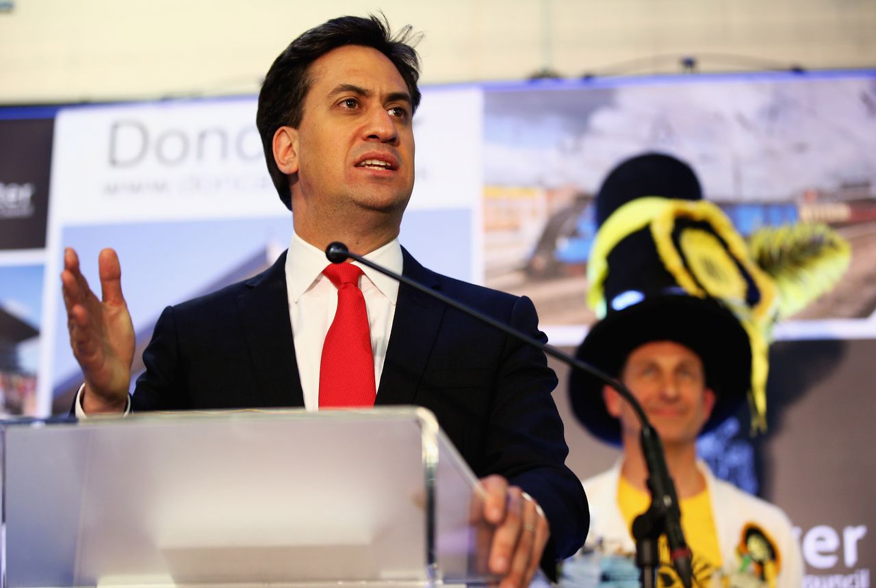 UK Labour leader Ed Miliband concedes a &amp;#039;disappointing&amp;#039; election for his party