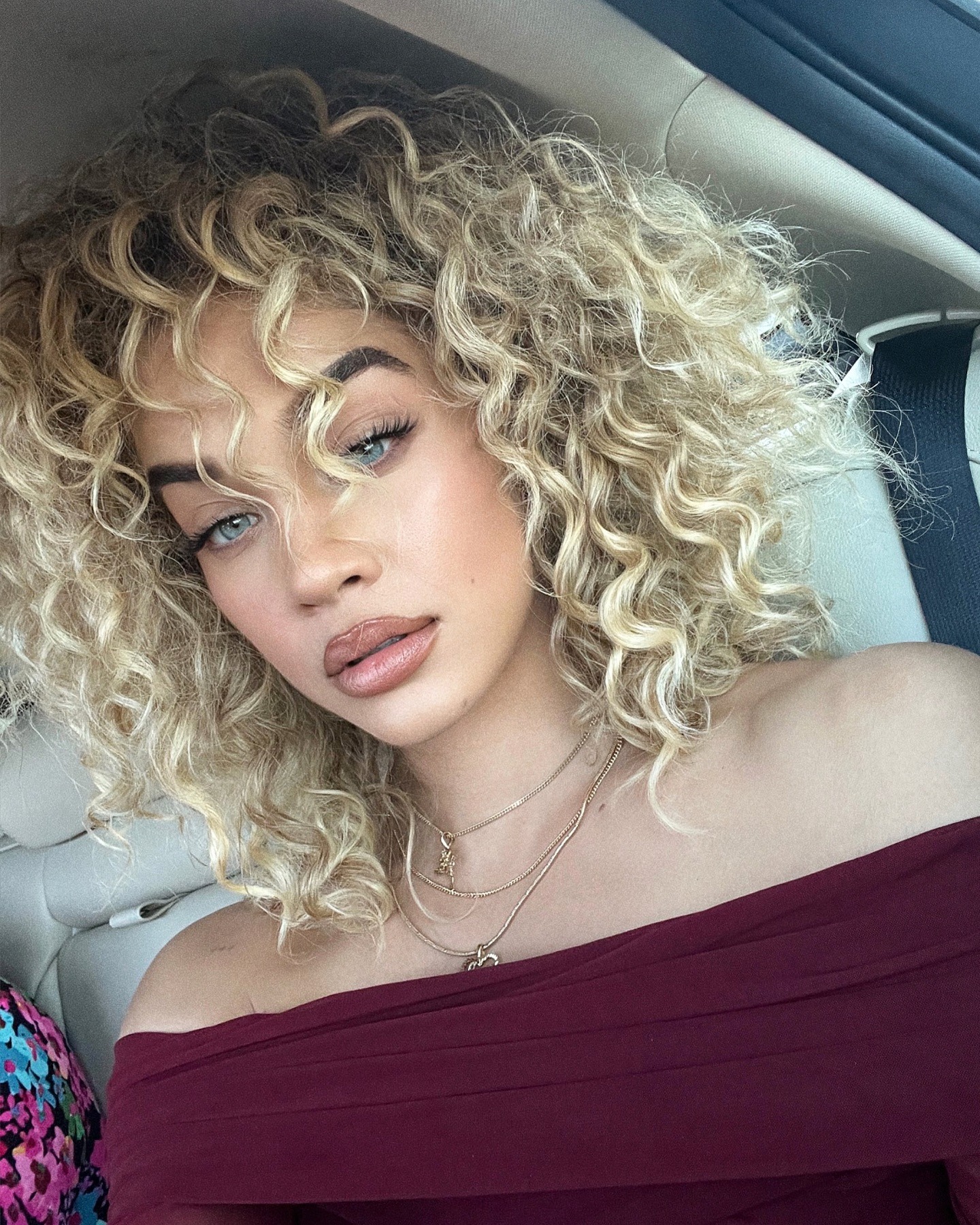 Jasmine Sanders with champagne blonde hair