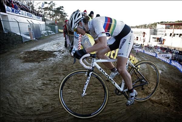 World champion Marianne Vos (DSB Bank - Nederland Bloeit) races alone at the front.
