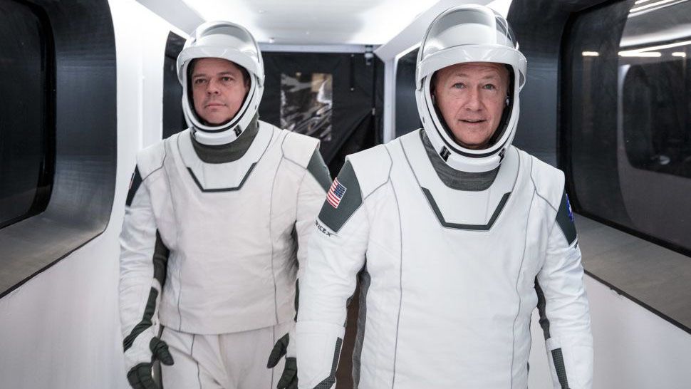 How SpaceX's sleek spacesuit changes astronaut fashion from the space shuttle era