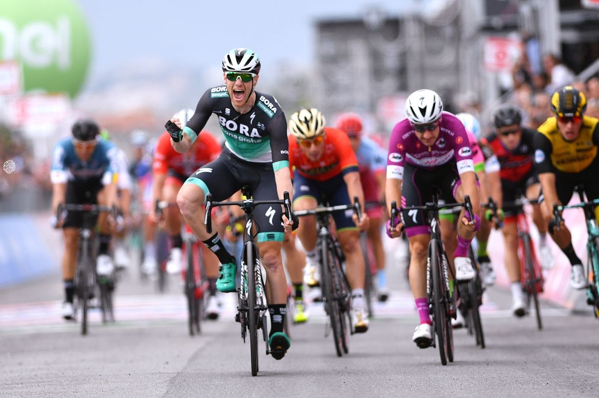 Sam Bennett victorious in Praia a Mare