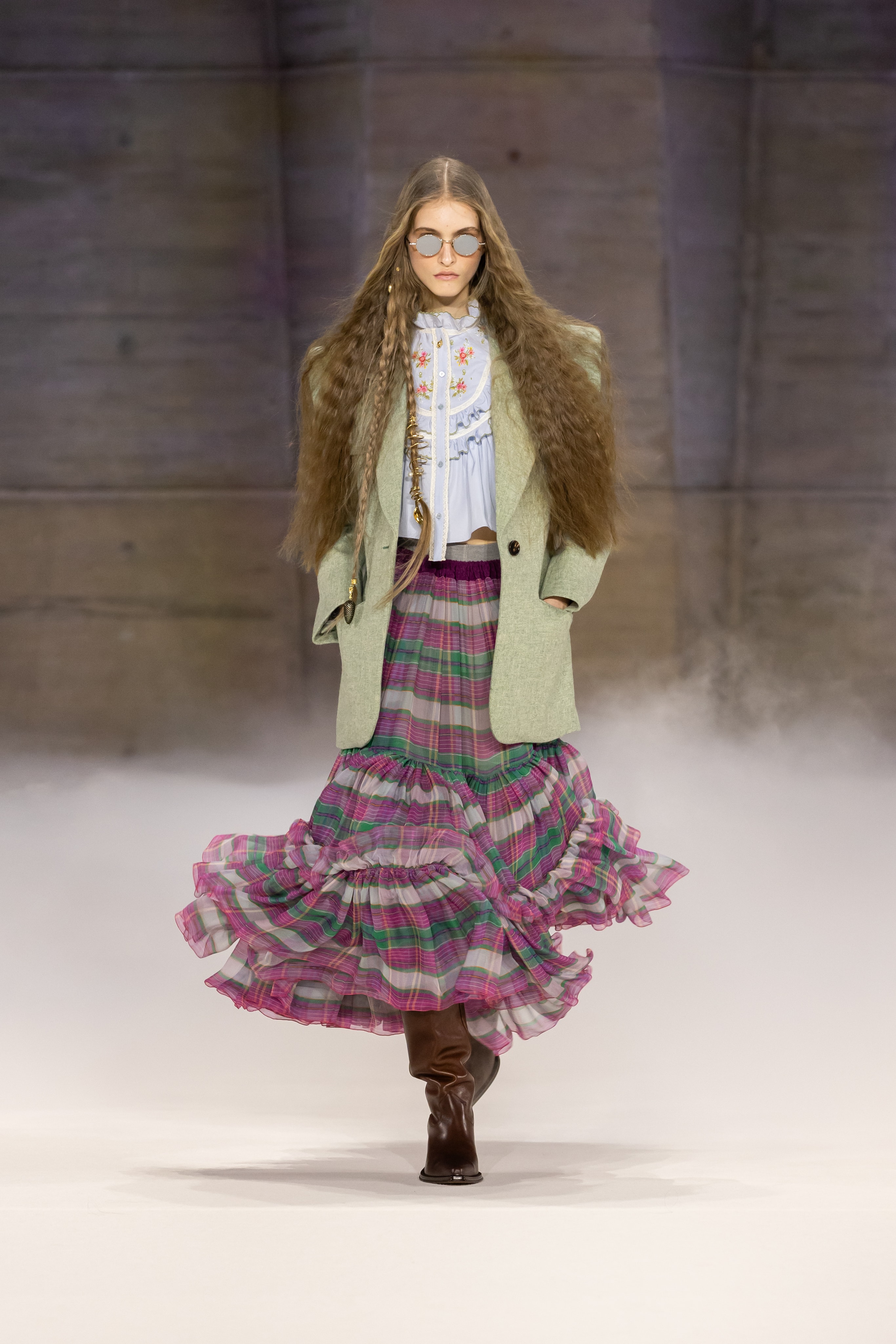 Chlo&amp;eacute; AW26 runway boho trend checked skirt blazer