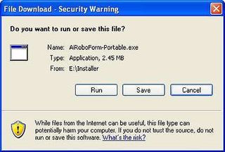 Here you are asked if you want to run or save the RoboForm installer which is on the USB Key. Run is generally the correct option. When you select Run, the installer invokes a download of the most current version of RoboForm2Go from the Siber Systems web