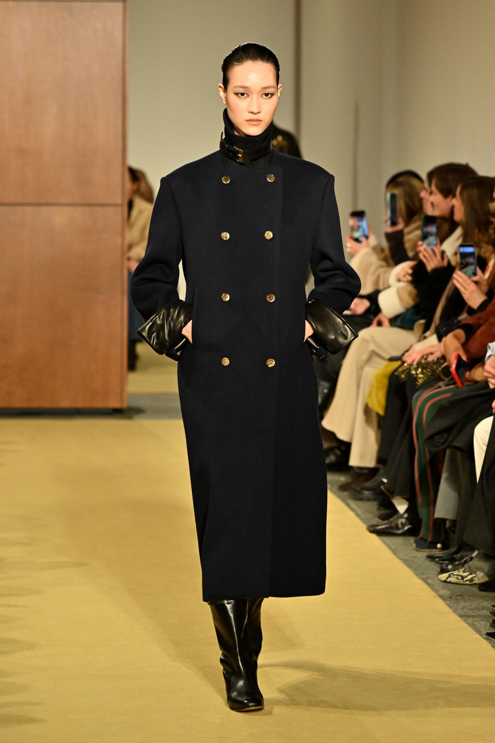 Tory Burch Fall/Winter 2026 runway