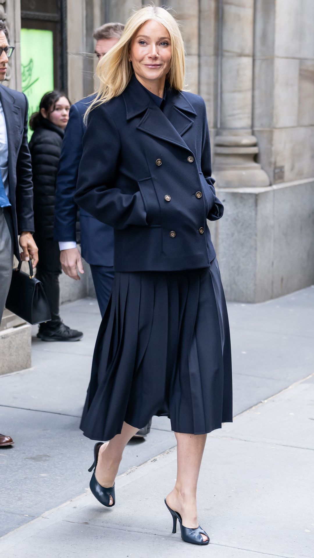 gwyneth paltrow wearing an all navy outfit