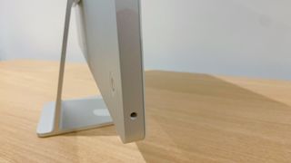 A photograph of the headphone jack of the 24in 2021 Apple iMac