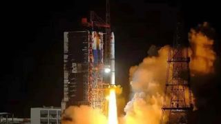 Liftoff of the Long March 2C from Xichang carrying three Yaogan-30 (08) satellites and Tianqi-12.