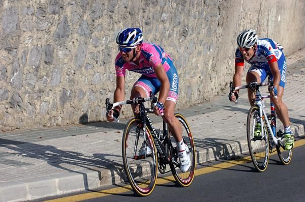 Francesco Gavazzi (Lampre-ISD) and Kristof Vandewalle (Quick Step) escaped from the break and will contest the stage victory in Noja.