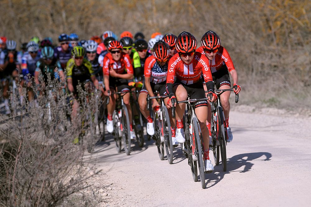 Sunweb lead the peloton through the gravel at Strade Bianche