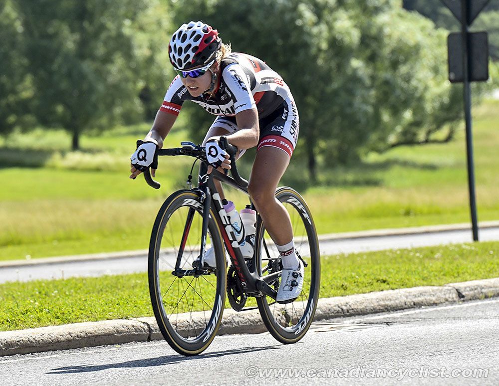Jasmin Duehring (Sho-Air Twenty20) came close to catching the break
