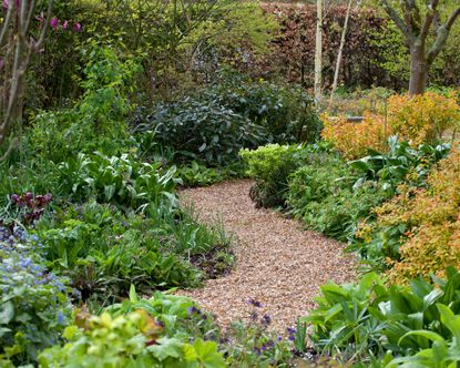 Tour this famed garden designer's English spring garden