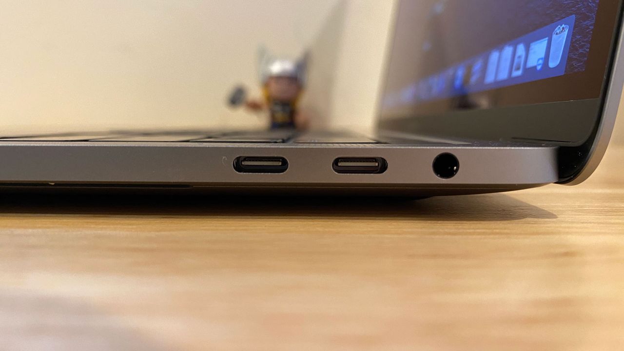 Apple MacBook Pro (13-inch)