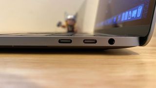 Apple MacBook Pro (13-inch)