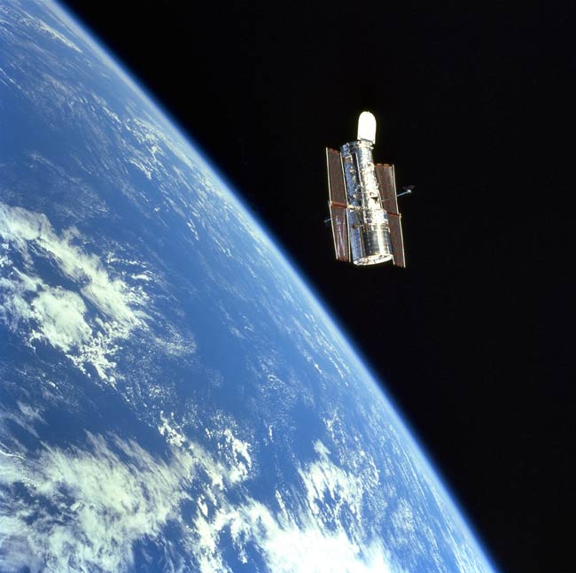 hubble images earth from space