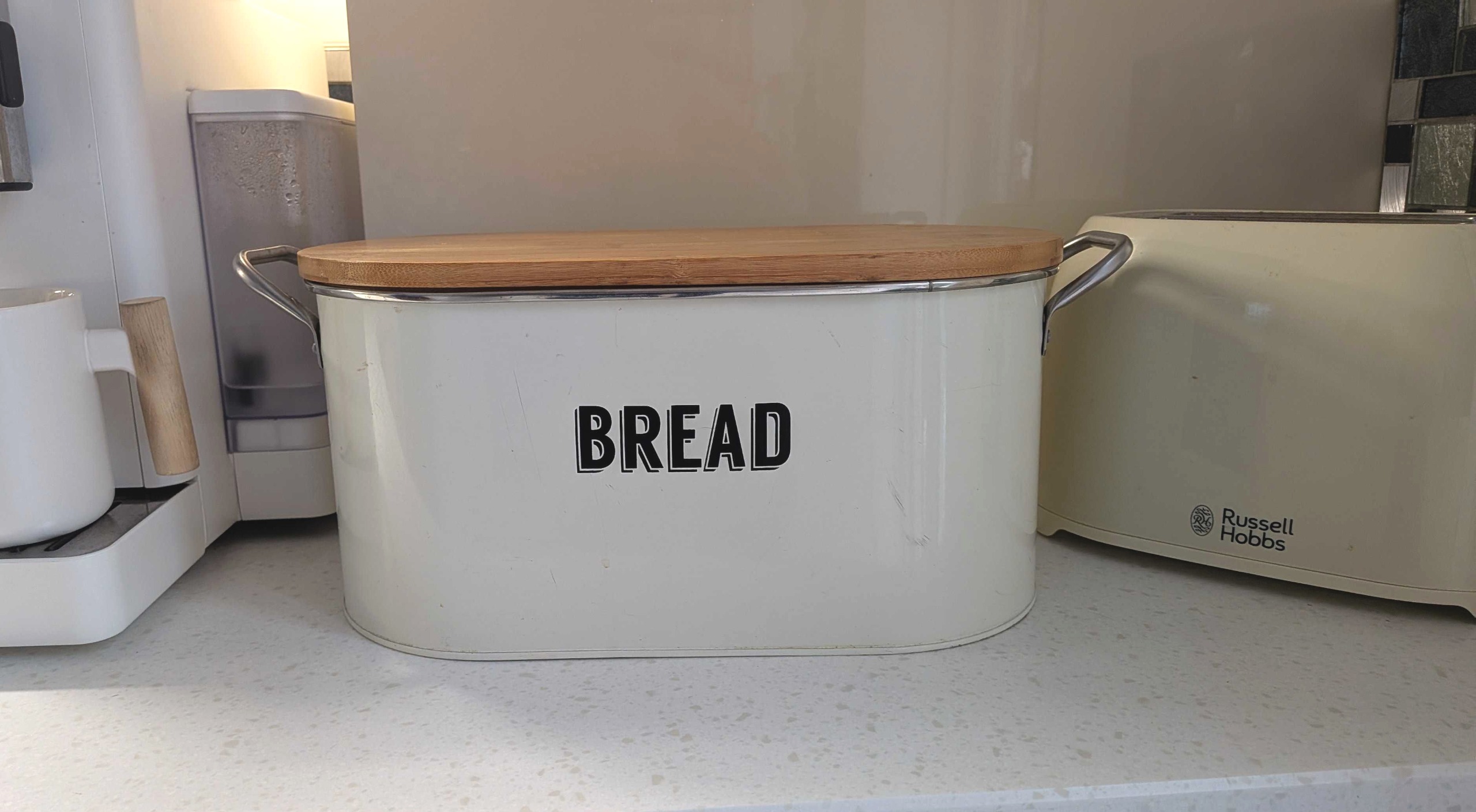 Bread bin on countertop