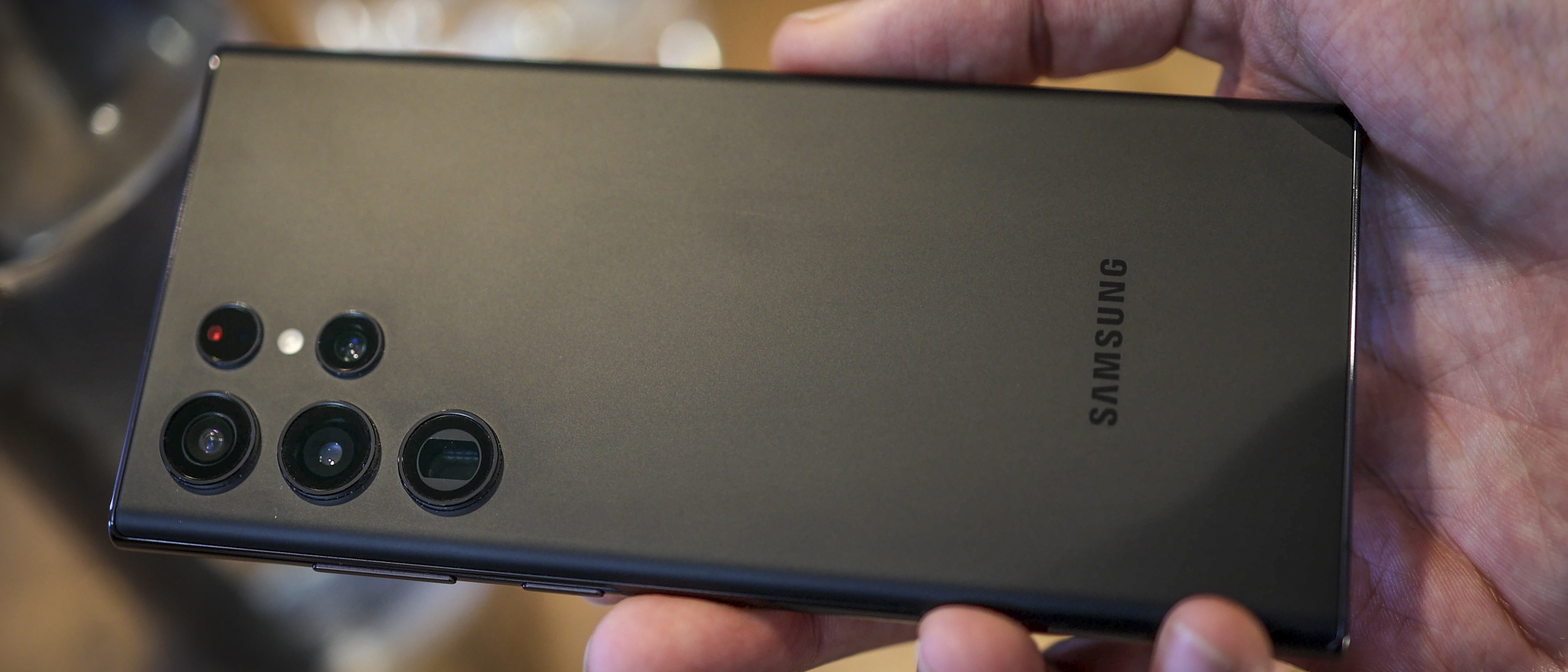 Samsung Galaxy S22 Ultra review: Come for the cameras, stay for the S Pen