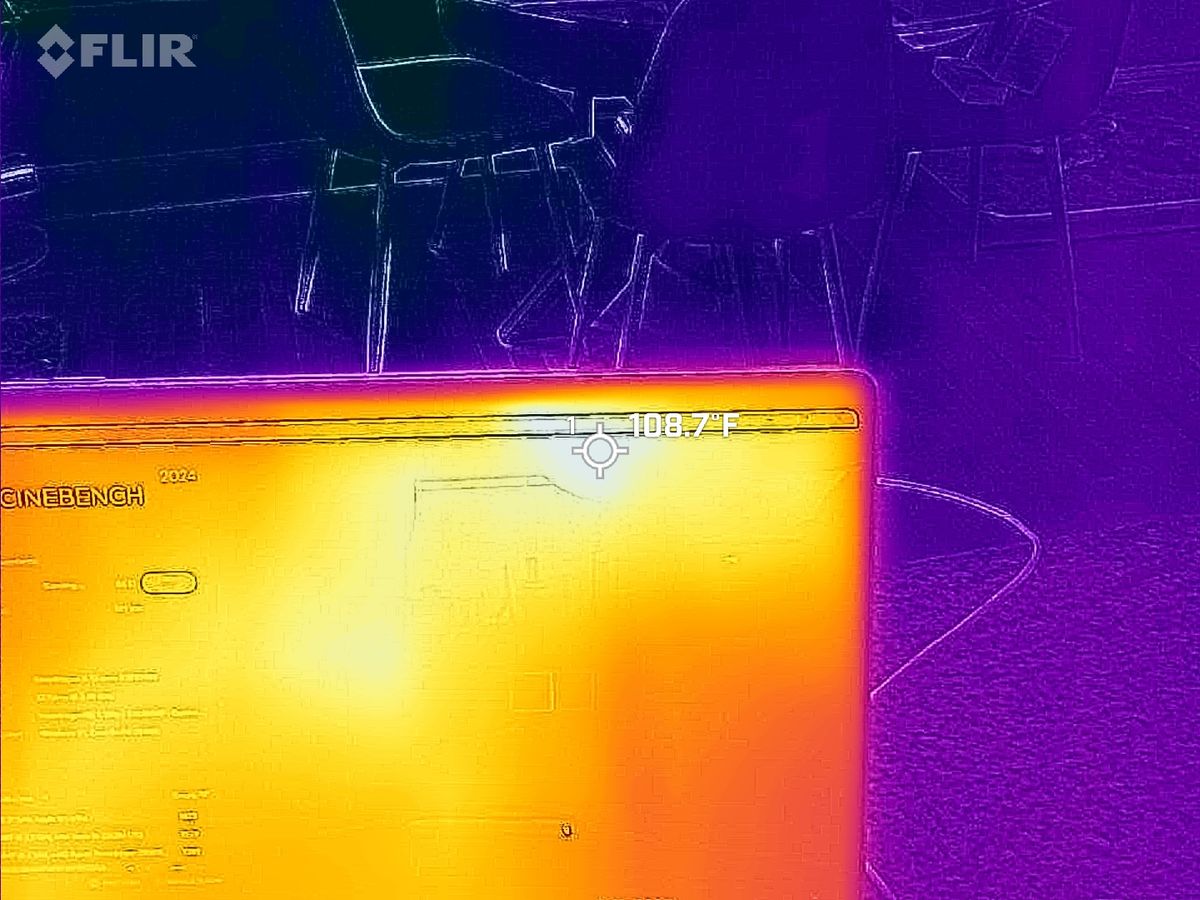 Surface Pro 11 thermal images