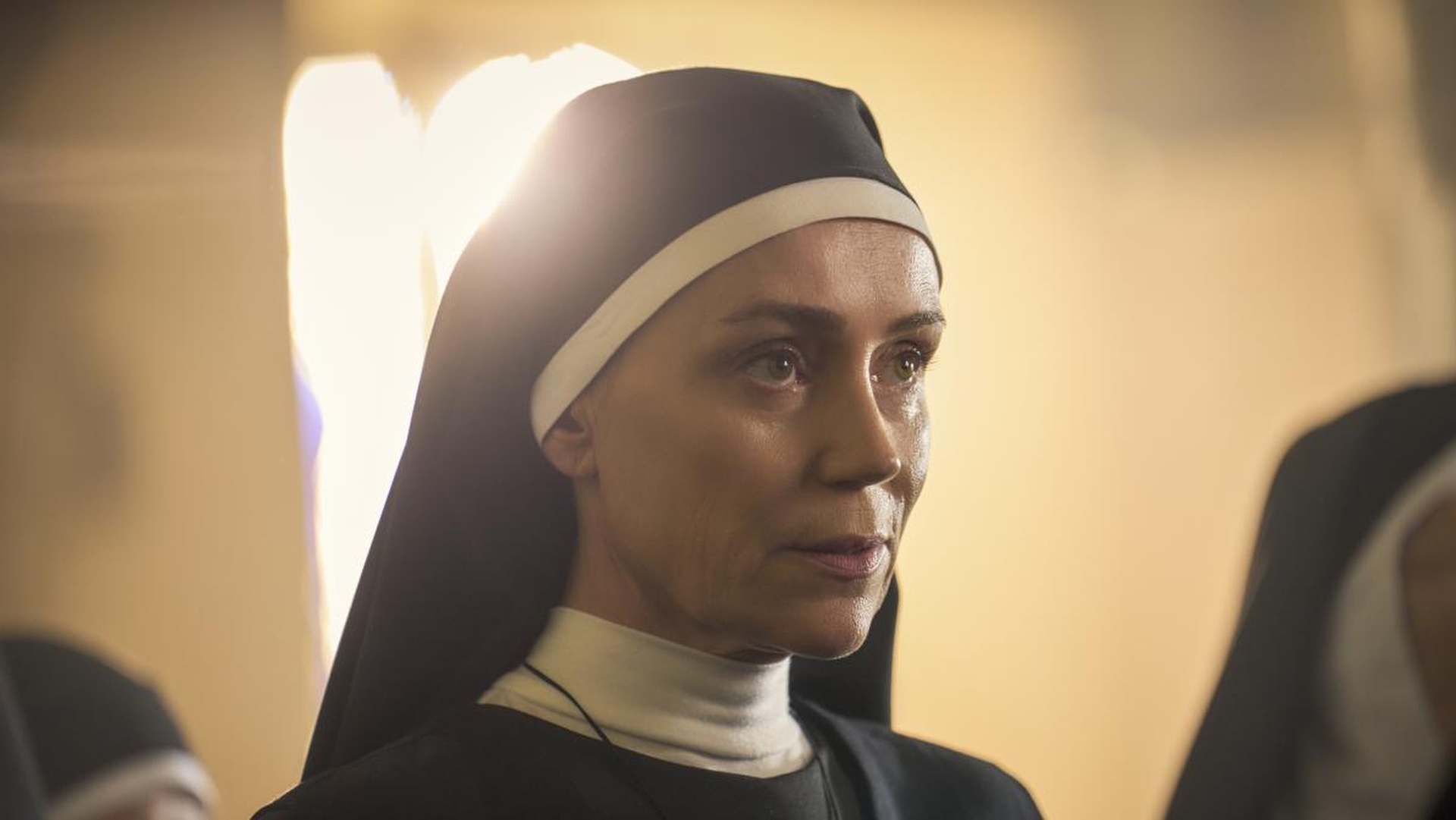 Keeley Hawes as Anna in Falling