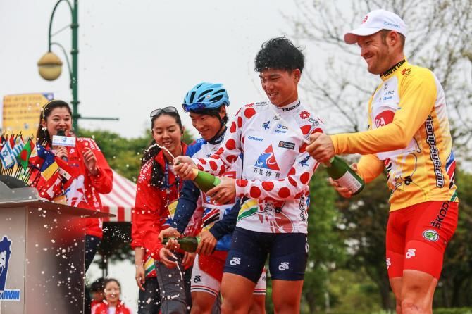 Happy time for leaders Choi Ki Ho, Qin Chen Lu and Bernard Sulzberger.