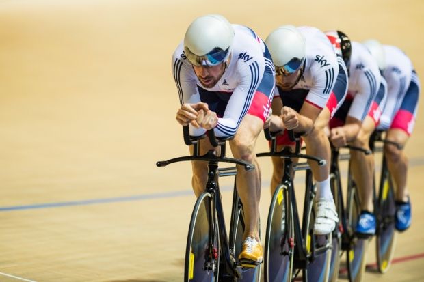 Wiggins leads the GB pursuit quartet