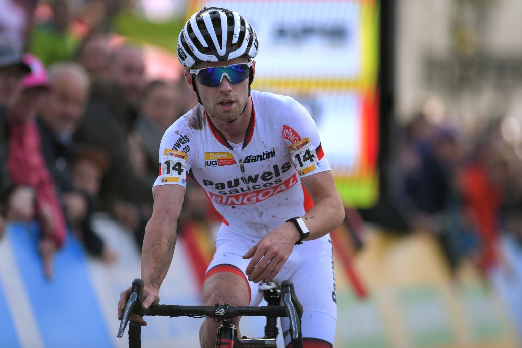 Iserbyt comes to the line