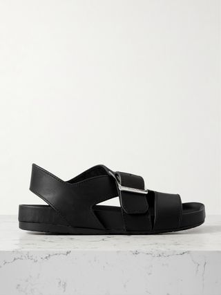 Leather sandals with easy buckles