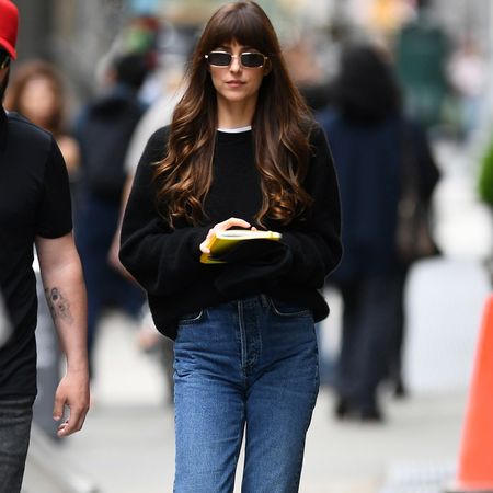 Backgrid_Dakota Johnson - listing