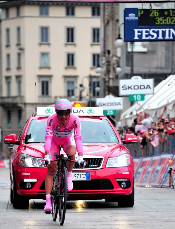 Joaquim Rodr&iacute;guez crosses the line in Milan knowing he's lost the Giro